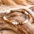 Wunderschöne Jaspis Perlen, eingefasst mit Howlith Perlen. Ein Armband das Natur trägt